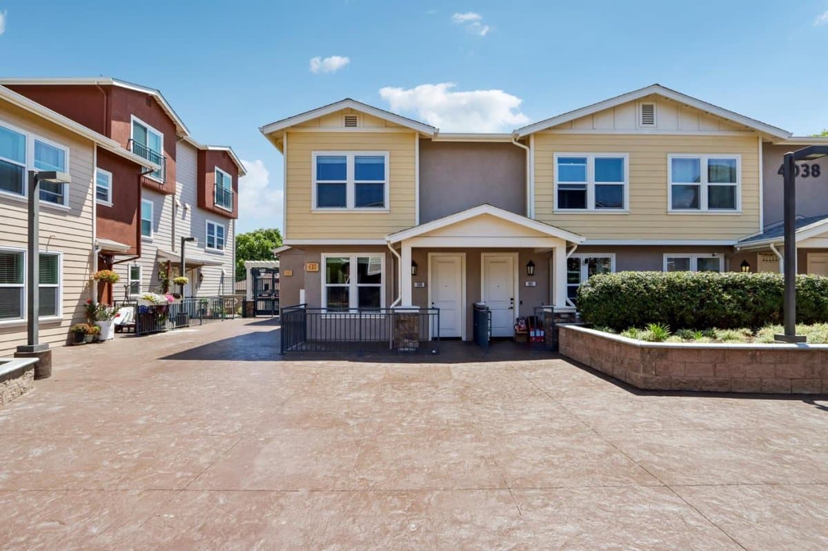 4038 Central Avenue #300 - Photo 1