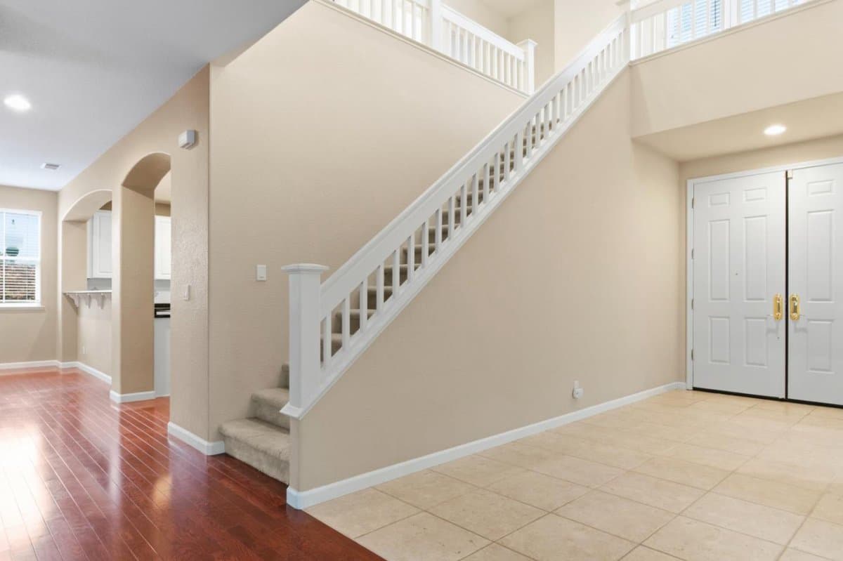 5011 Pacific Crest Drive - Photo 4