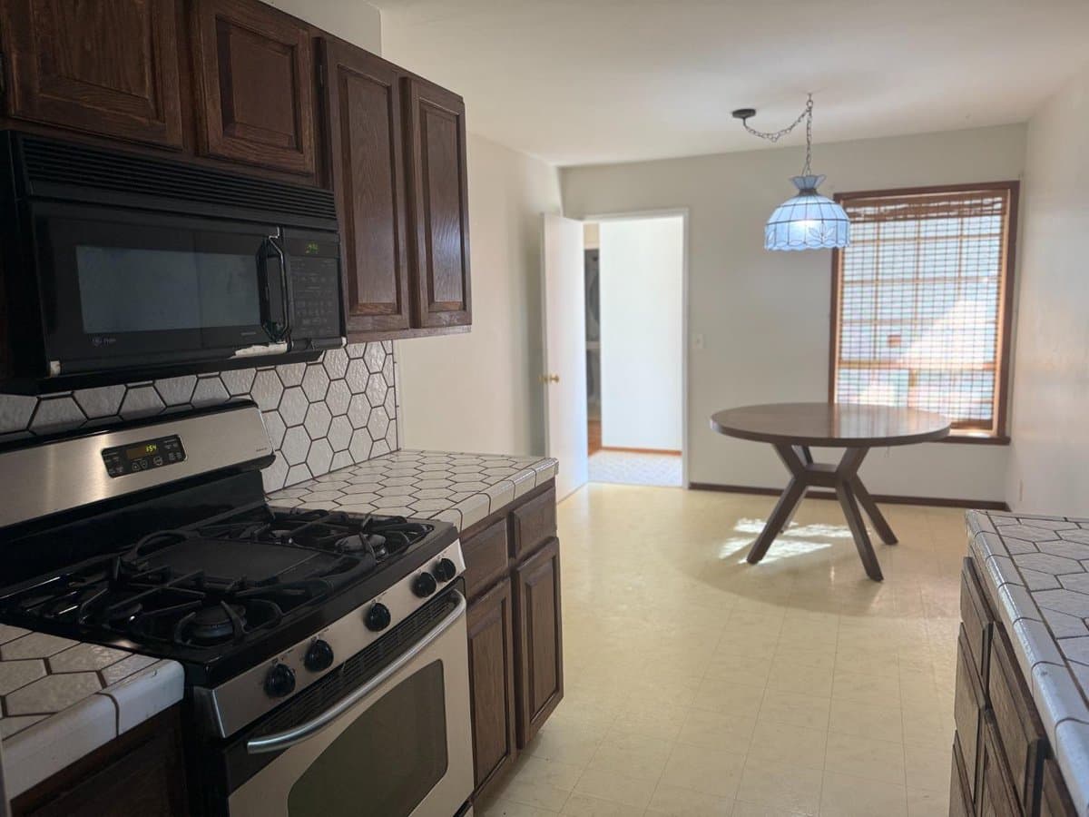 1041 Crespi Drive - Photo 3