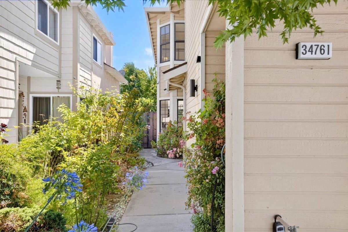 34761 Comstock Common - Photo 2