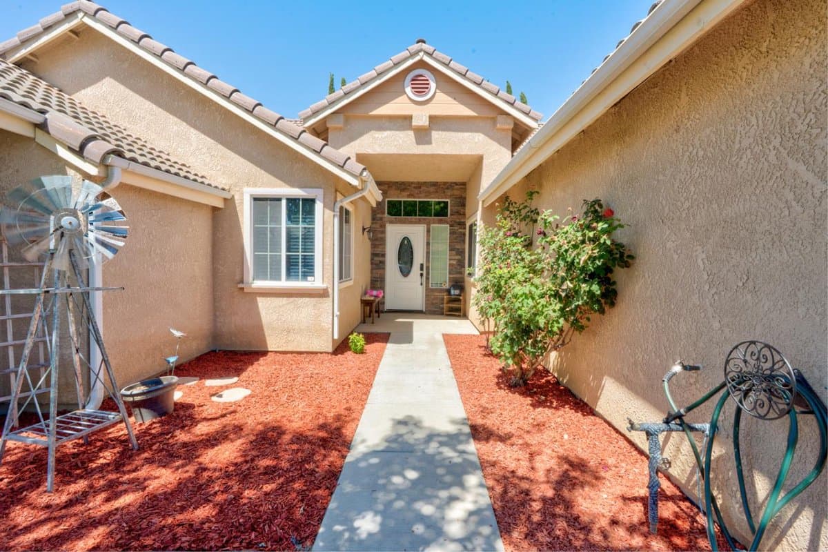721 Rhine Court - Photo 2