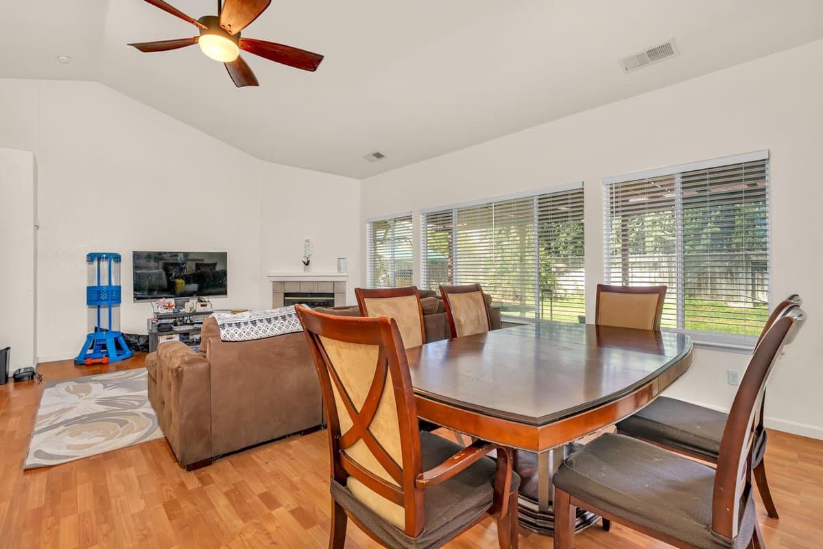 721 Rhine Court - Photo 4