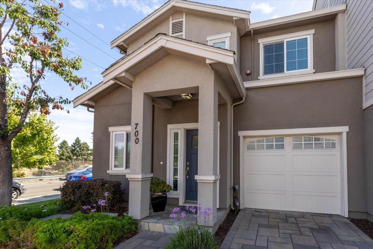 700 Paula Court - Photo 2