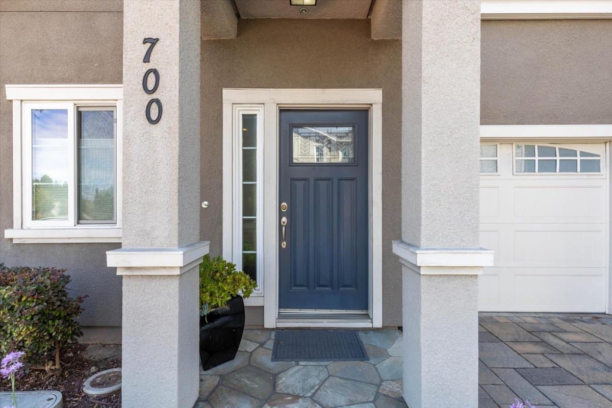 700 Paula Court - Photo 3