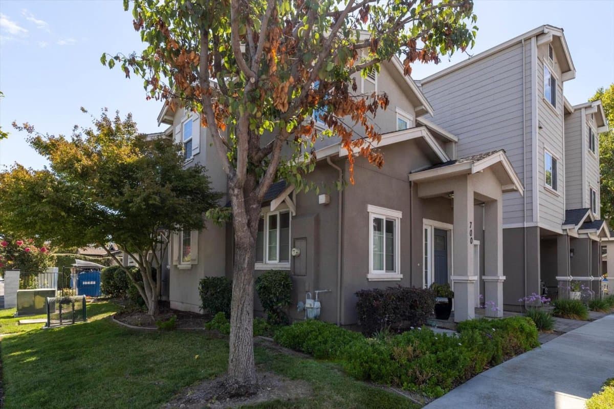 700 Paula Court - Photo 4