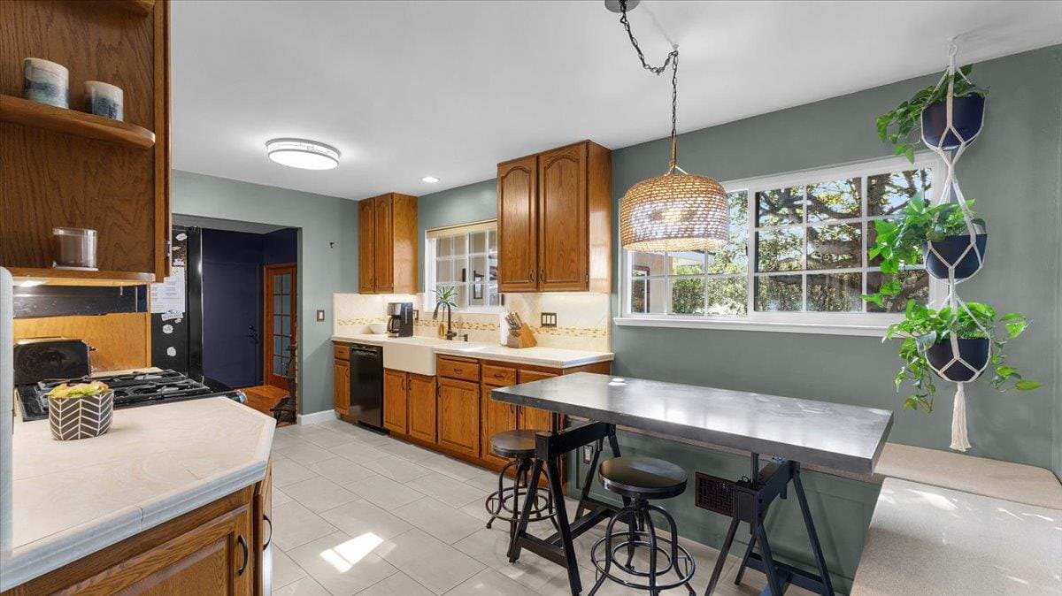 230 Michael Drive - Photo 4
