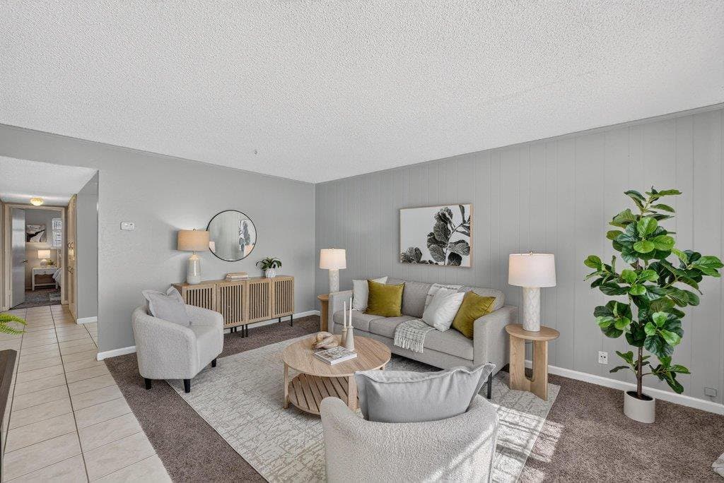 672 Bronte Avenue - Photo 2