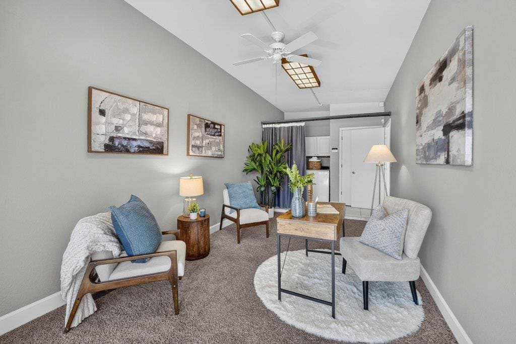 672 Bronte Avenue - Photo 5