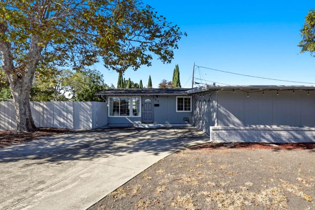 213 Velvetlake Drive - Photo 2
