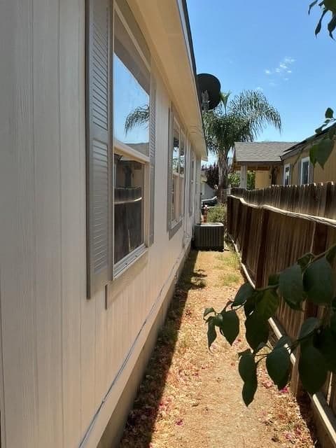 16644 Almond Street - Photo 2