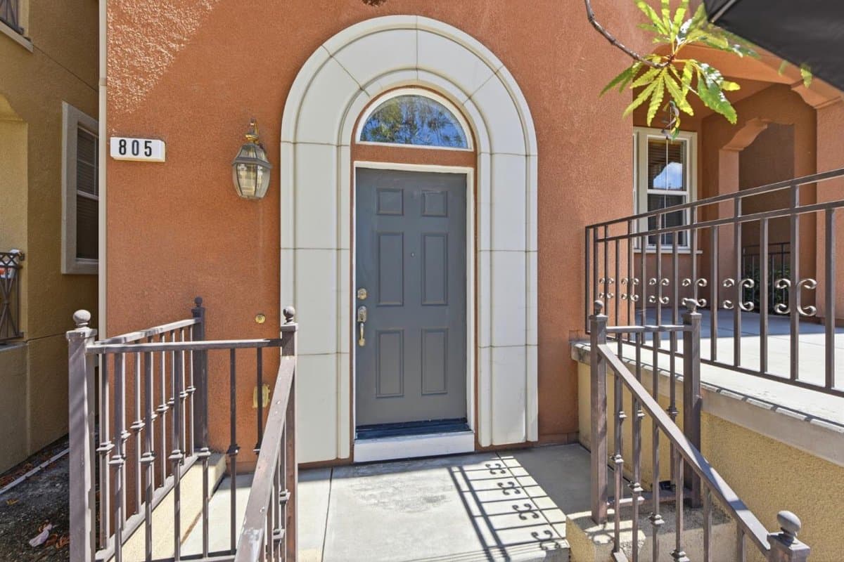 805 Adeline Avenue - Photo 5