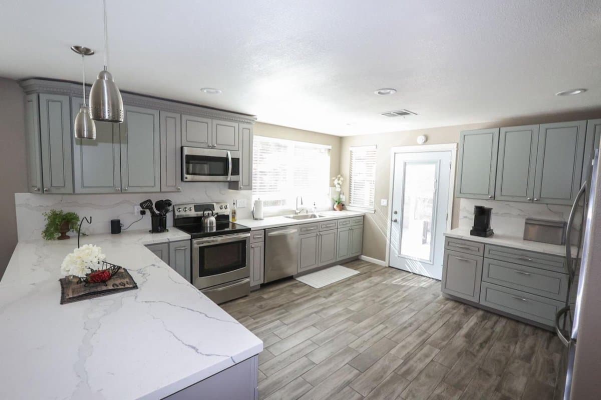 1296 Conference Drive - Photo 2