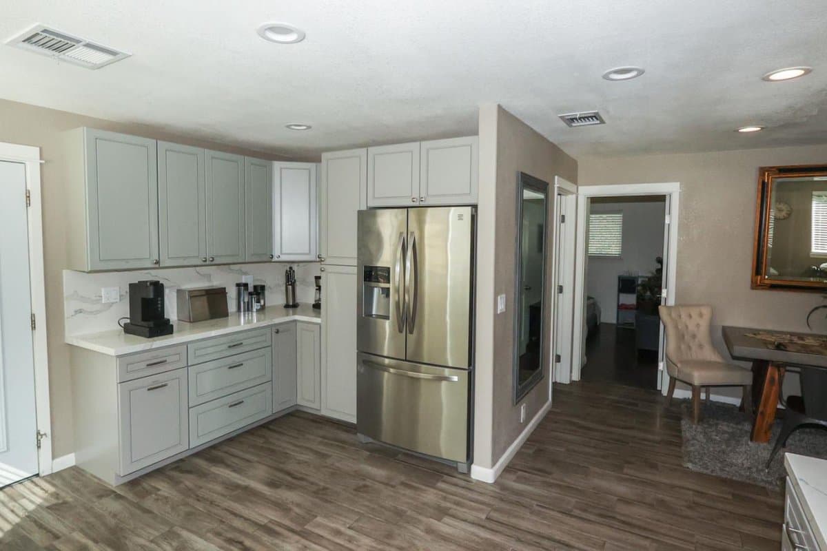 1296 Conference Drive - Photo 4