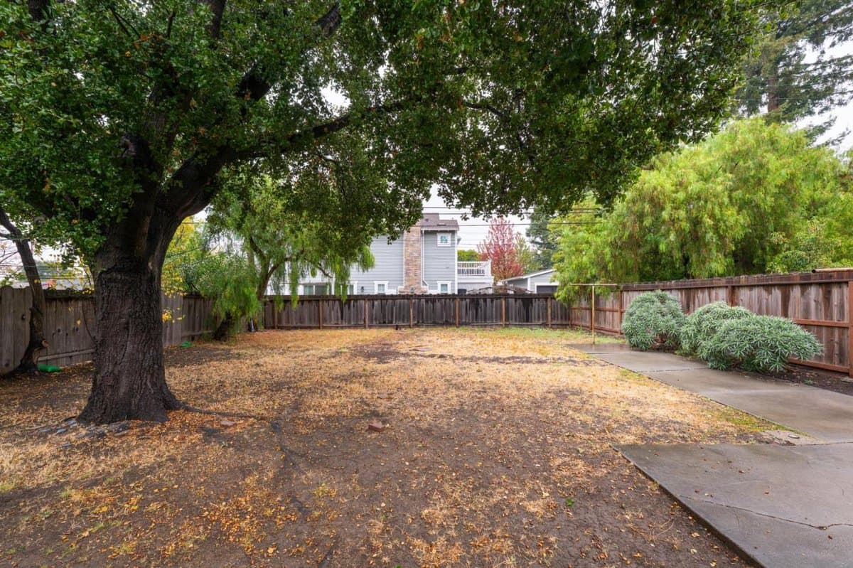 1645 Virginia Avenue - Photo 2