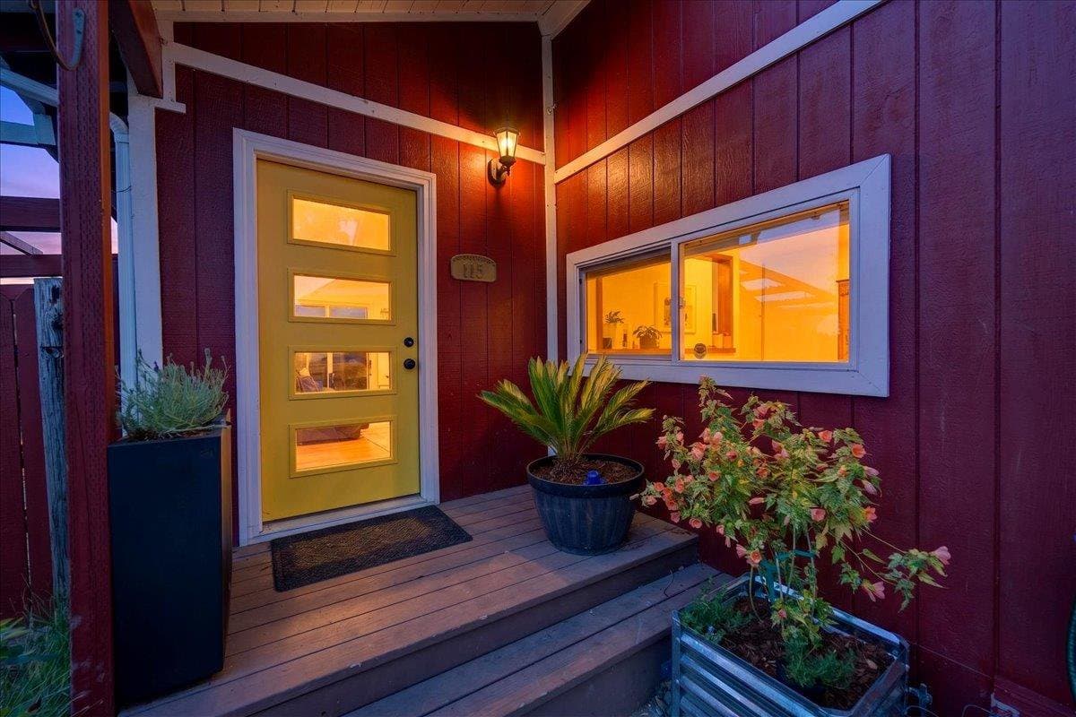 115 Catalpa Street - Photo 2