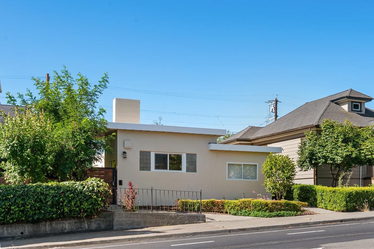 841 Georgia Street - Photo 3