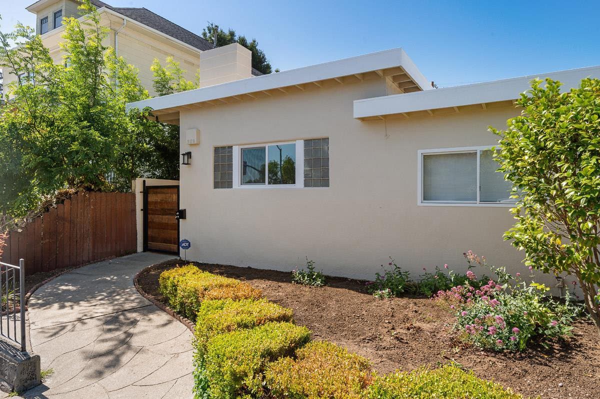 841 Georgia Street - Photo 4