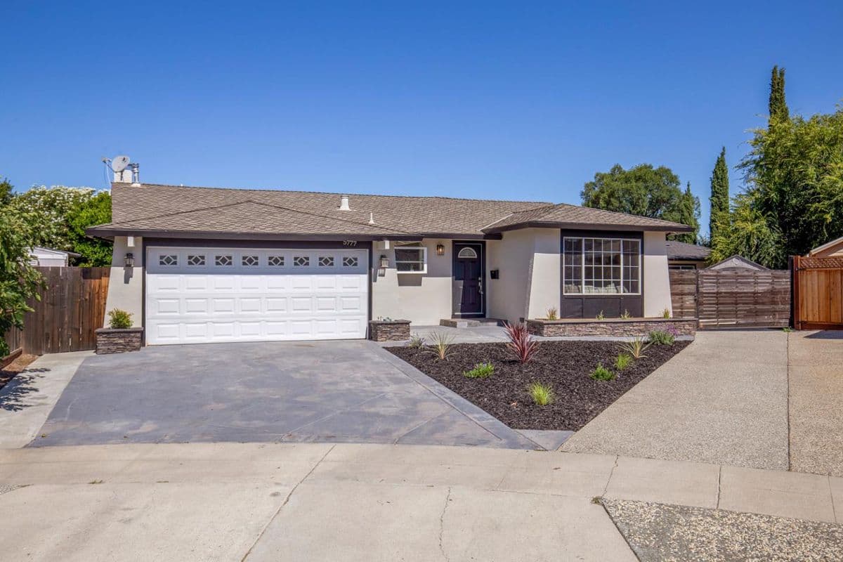 5777 Rachel Court - Photo 2