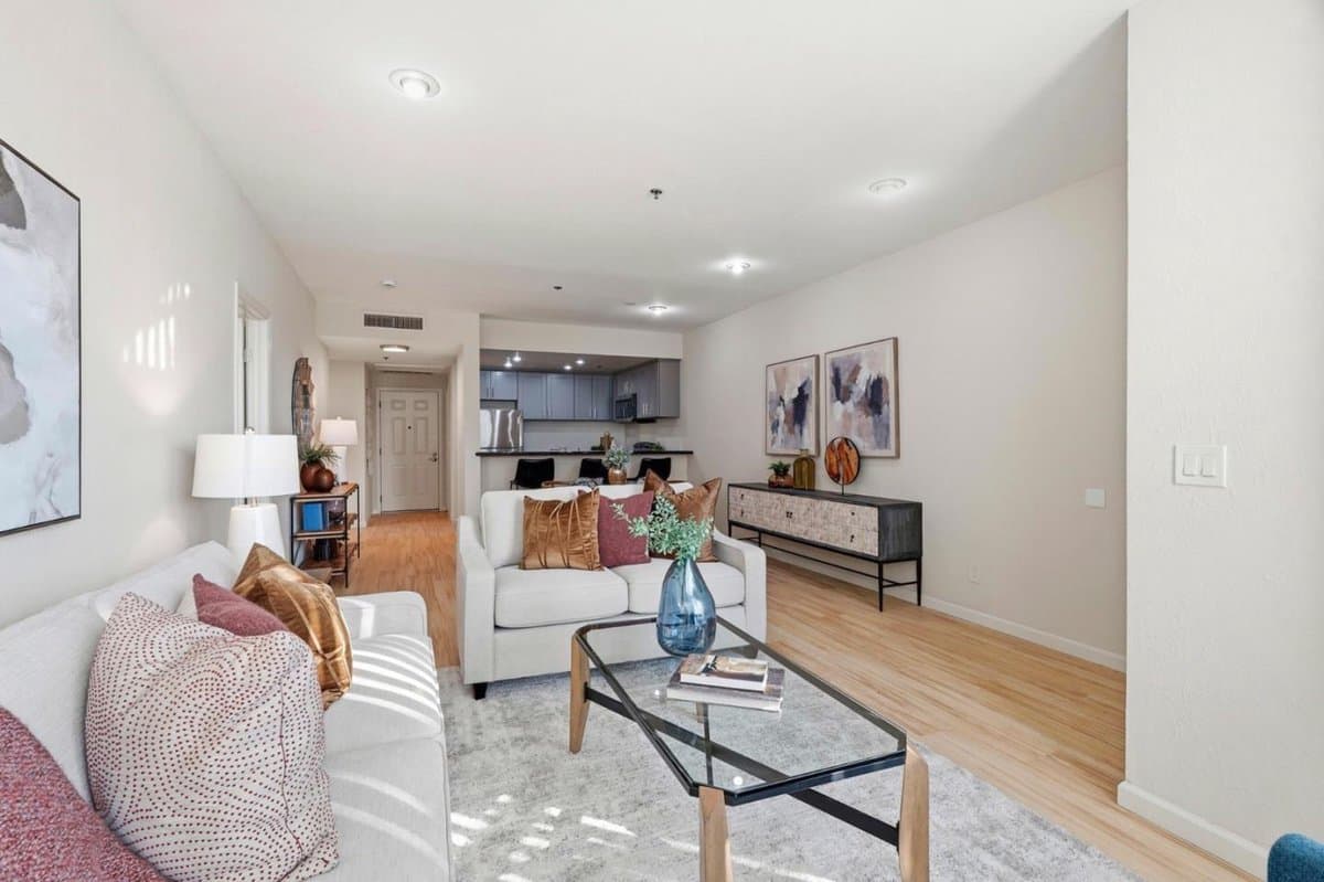 411 Park Avenue #105 - Photo 4