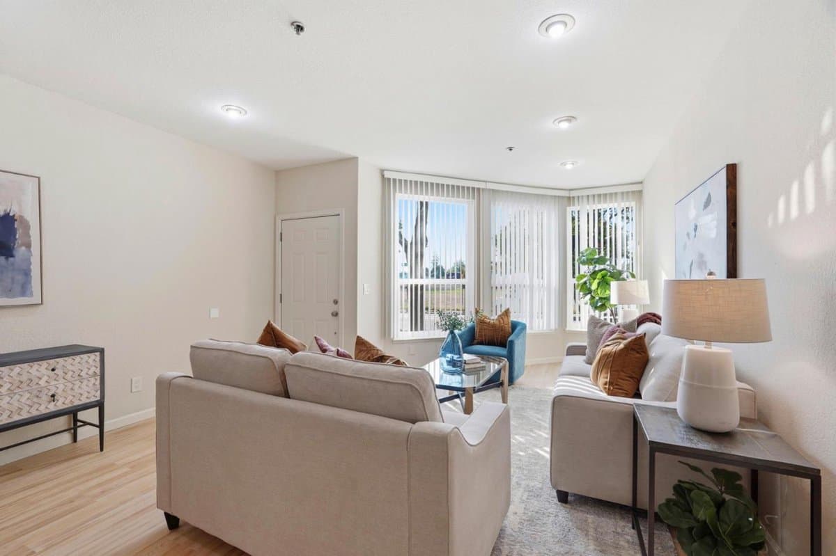 411 Park Avenue #105 - Photo 5