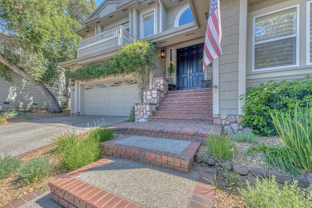 10618 Hillside Lane - Photo 2