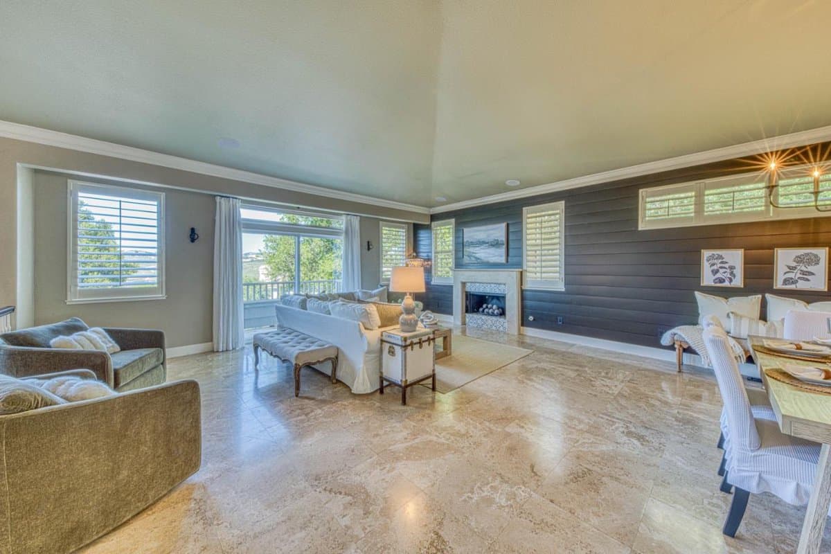 10618 Hillside Lane - Photo 3