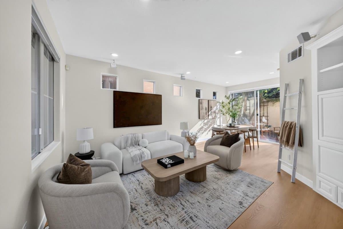 435 Nicholas Drive - Photo 3