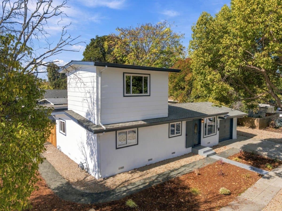 1307 Hill Avenue - Photo 1
