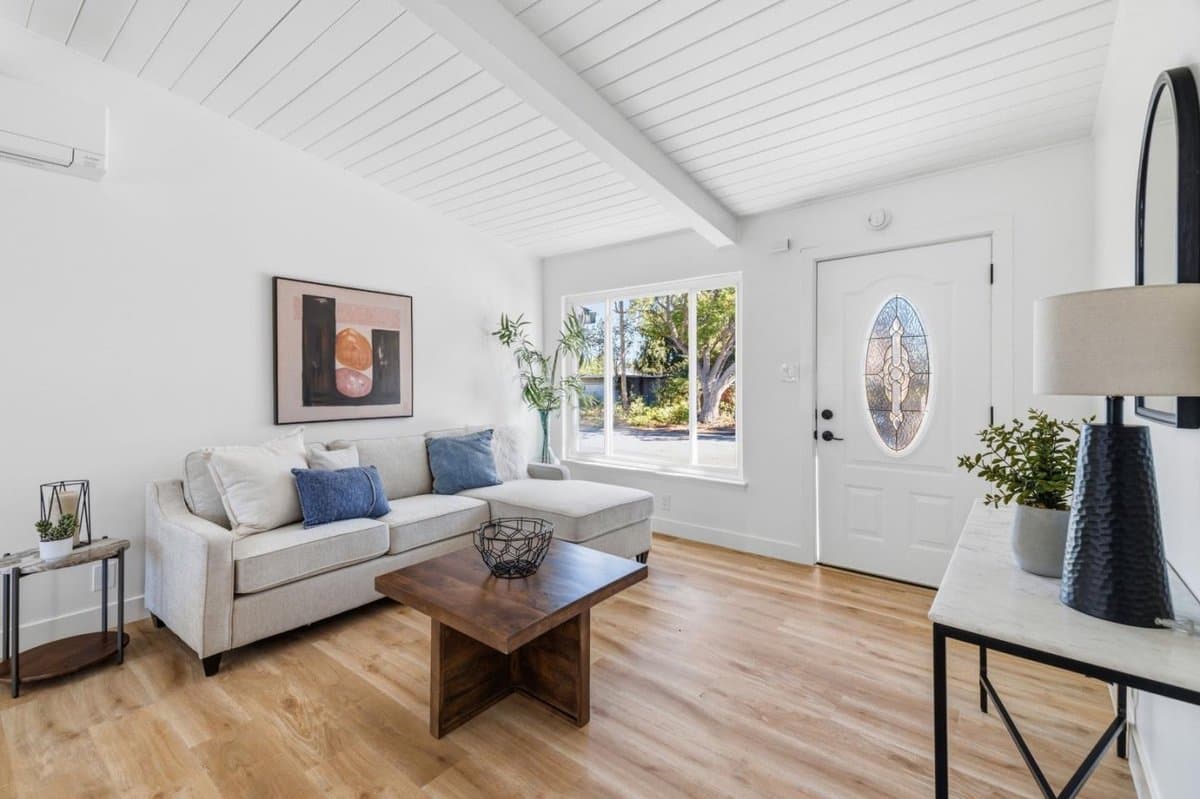 1307 Hill Avenue - Photo 2