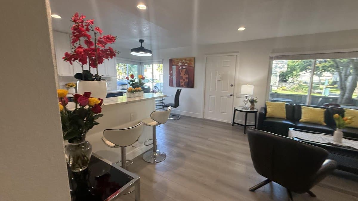 112 Kenbrook - Photo 1