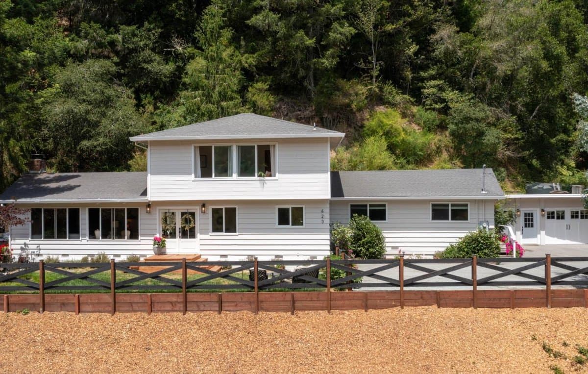 423 Nelson Road - Photo 1