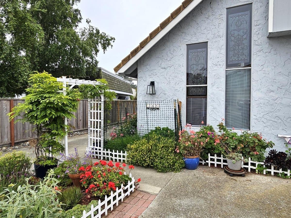 142 Bar Harbor Court - Photo 2