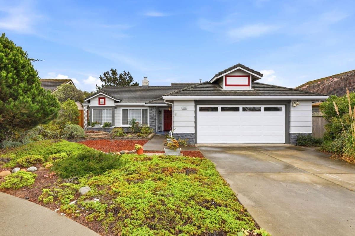 3352 Cardoza Avenue - Photo 1