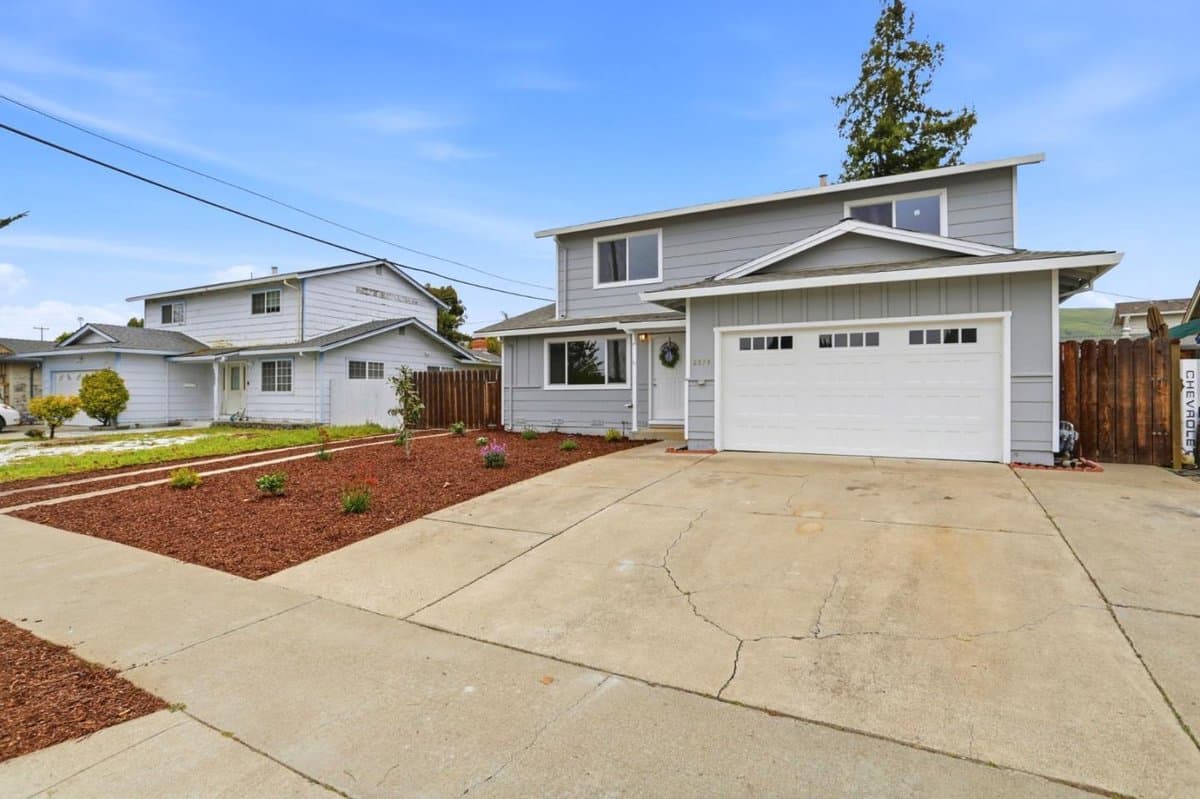 2074 Ashwood Lane - Photo 3