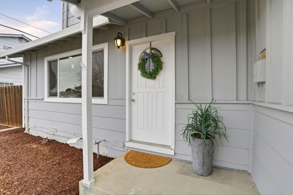 2074 Ashwood Lane - Photo 4