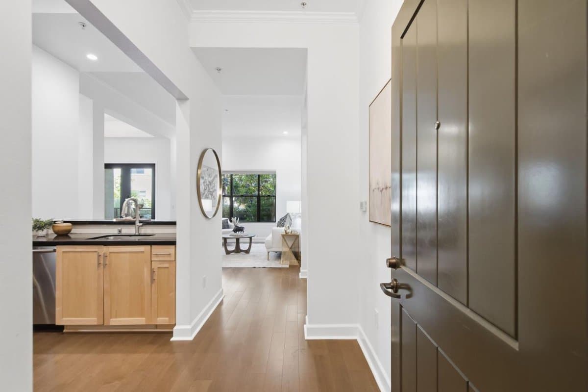1001 Laurel Street #113 - Photo 5