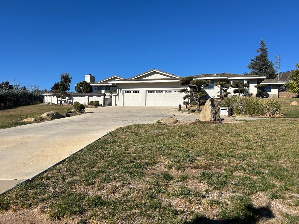 24665 Foothill Drive - Photo 2