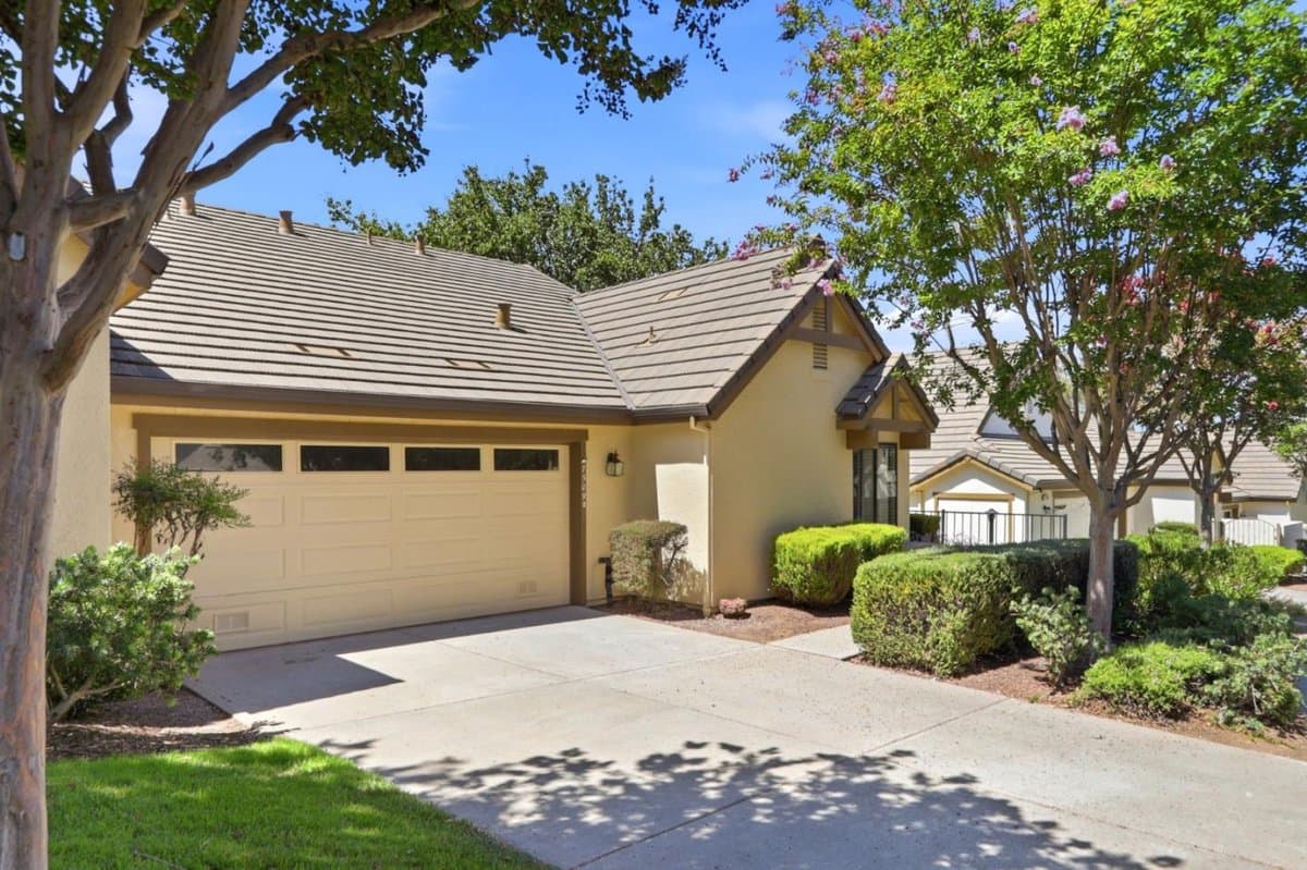 7509 Deveron Court - Photo 2