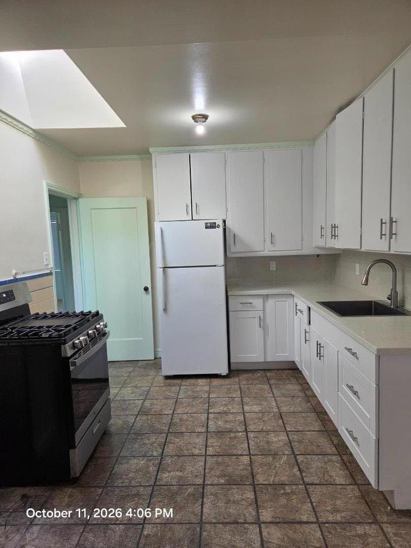 251 Desmond Street - Photo 2