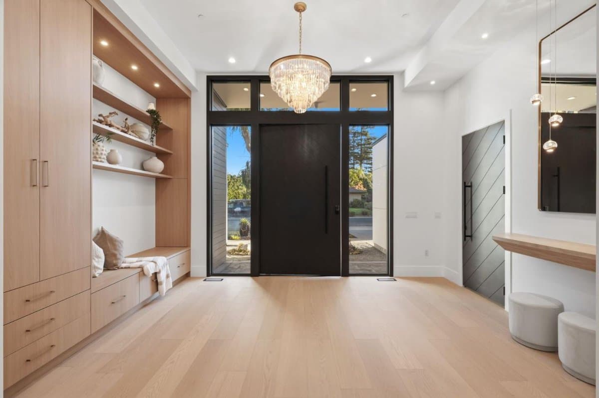 685 Riviera Drive - Photo 4