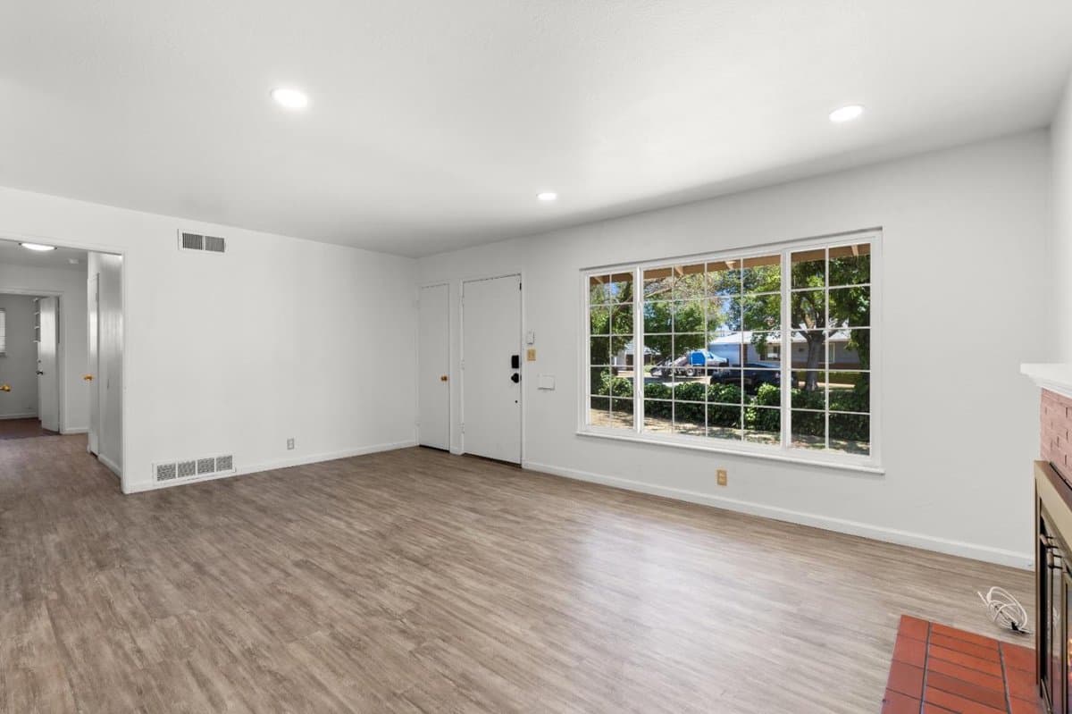 190 West Mckenzie Avenue - Photo 4