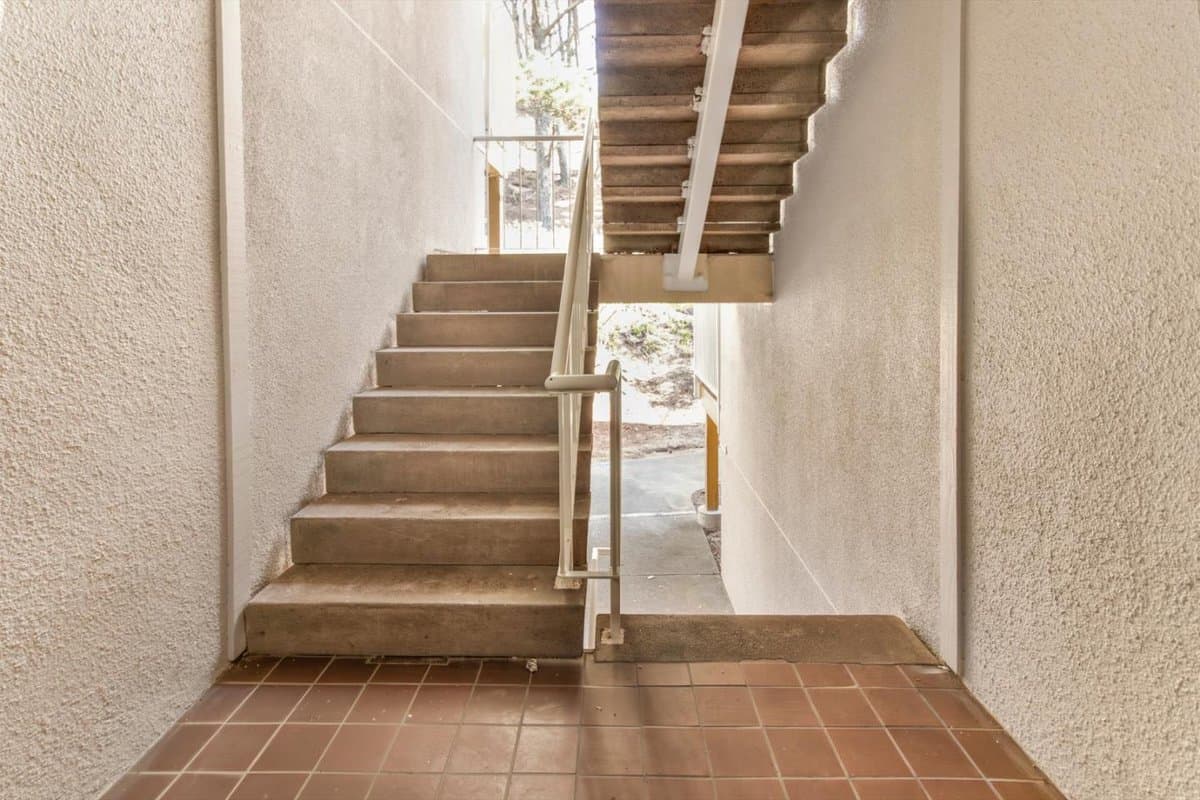 1009 San Antonio Circle #220 - Photo 3