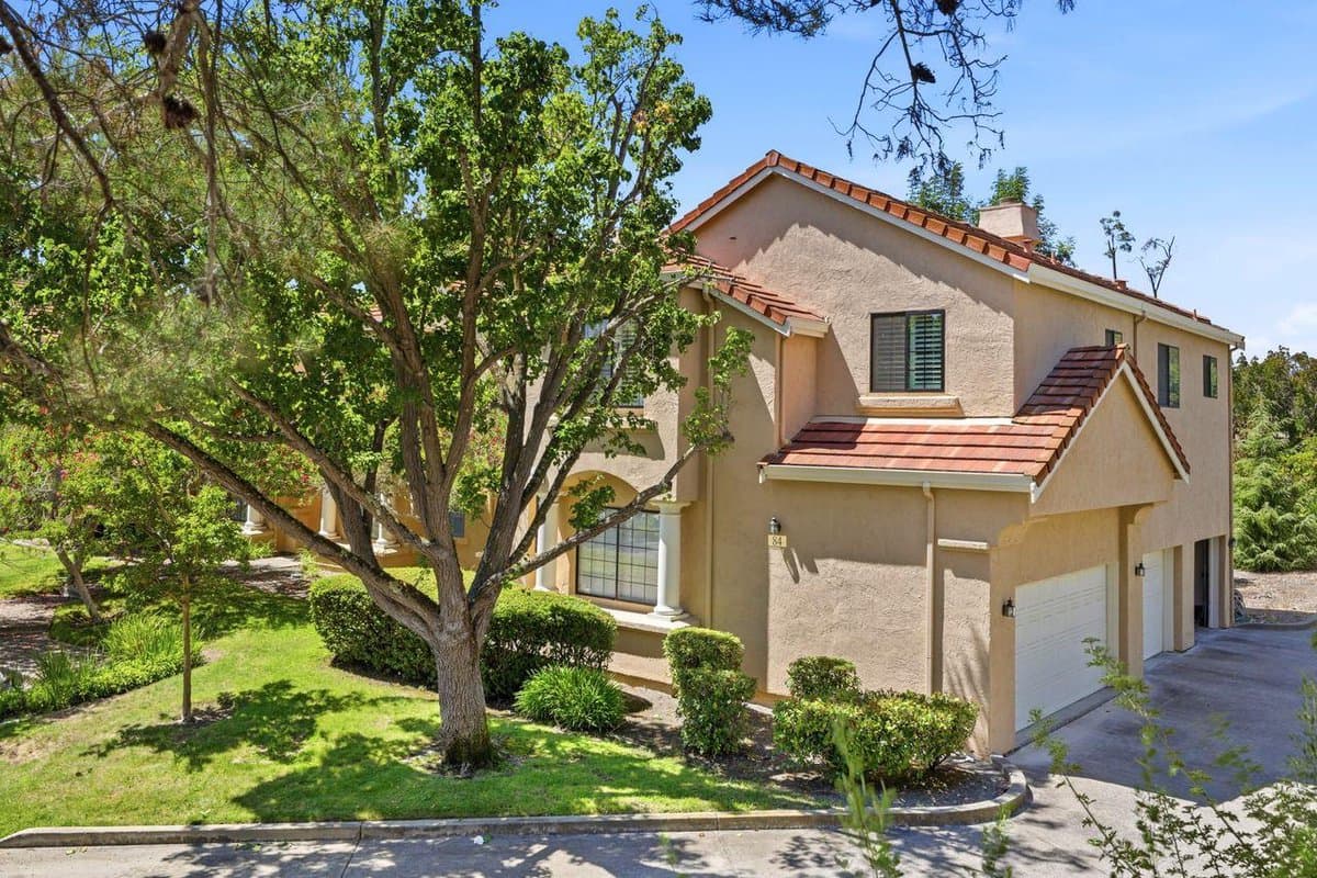 84 Tahoe Court #203 - Photo 2