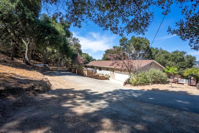 1175 Marilyn Lane - Photo 1 of 8