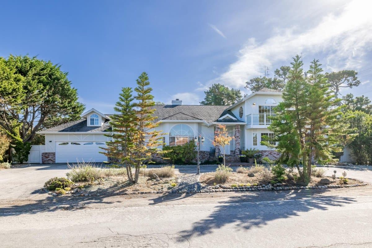 4035 Sunset Lane - Photo 1