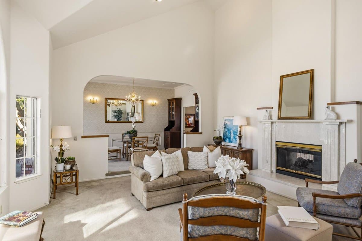 4035 Sunset Lane - Photo 4
