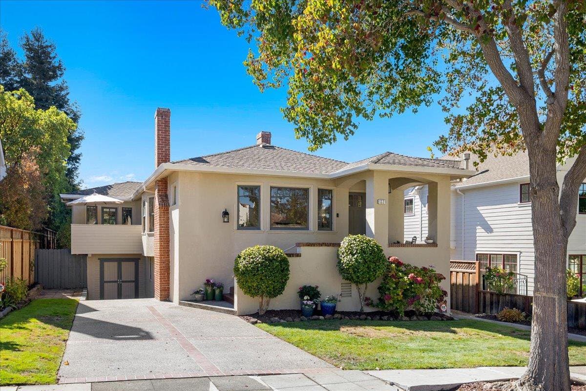 1321 Cabrillo Avenue - Photo 1