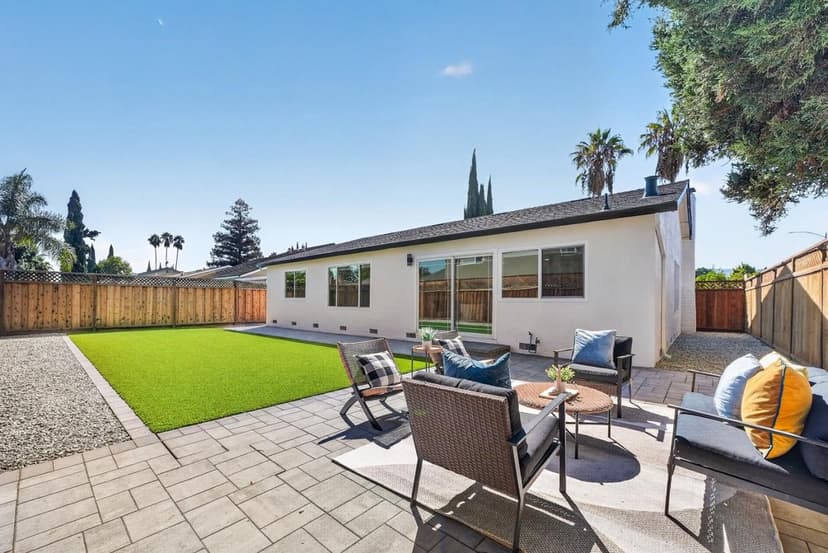 571 Kings Cross Way - Photo 1 of 8