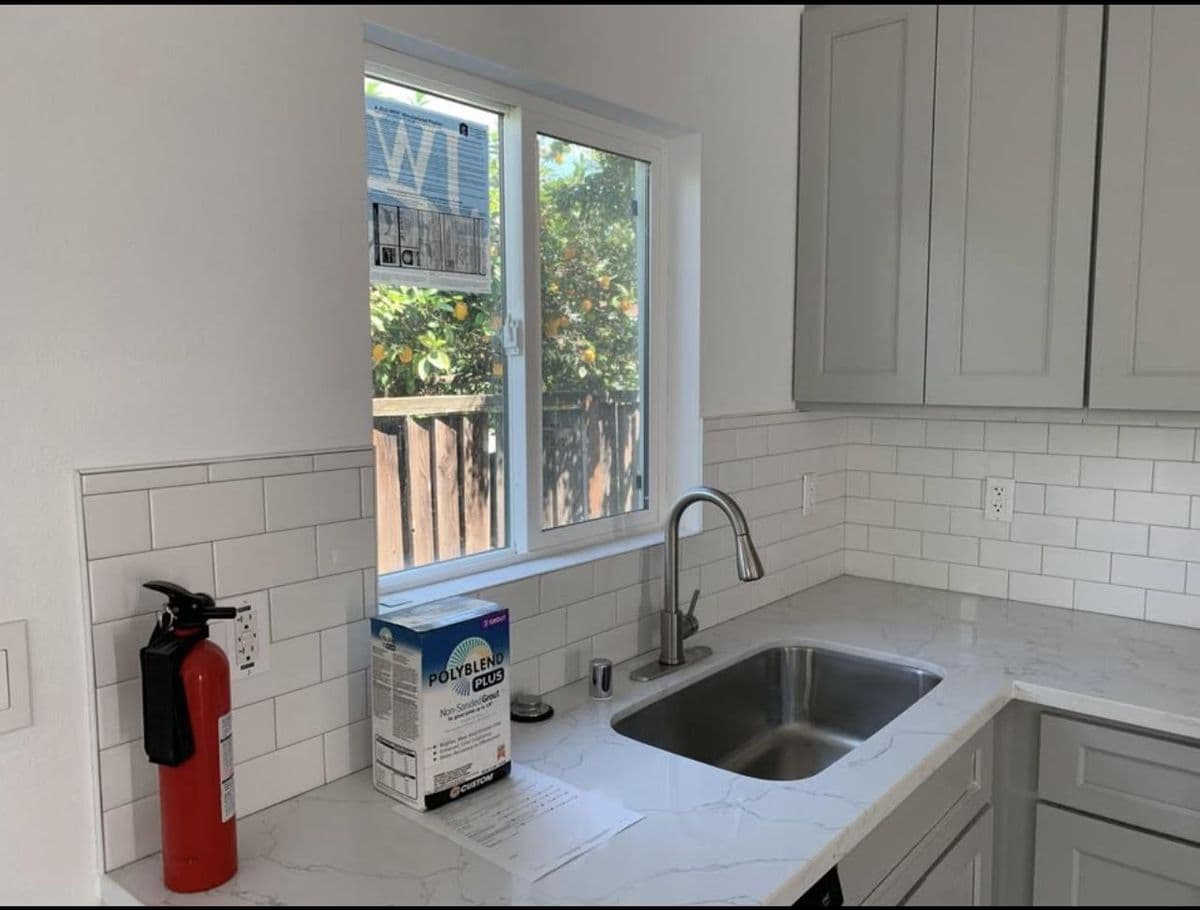 520 South Capitol Avenue - Photo 3