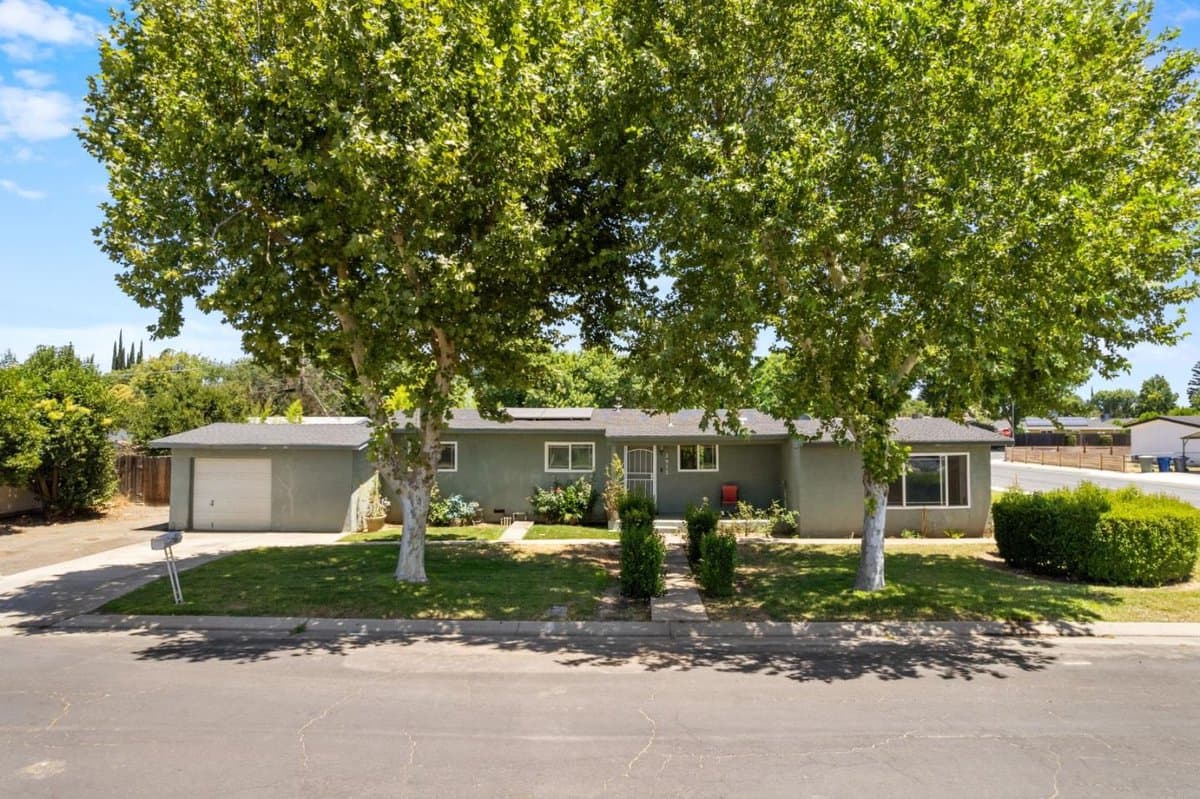 2972 Tuxford Court - Photo 2
